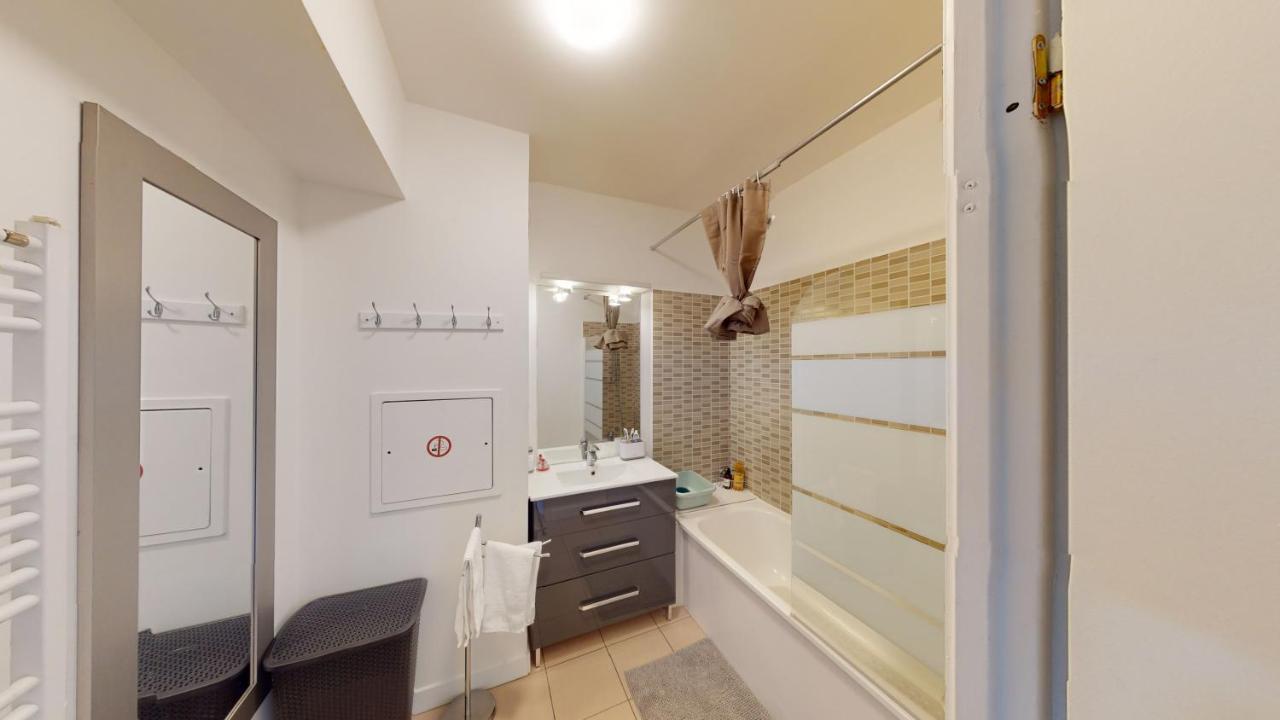 Apartament Live Like A Local Stylish 2Br With Balcony & Parking Saint-Denis  Zewnętrze zdjęcie